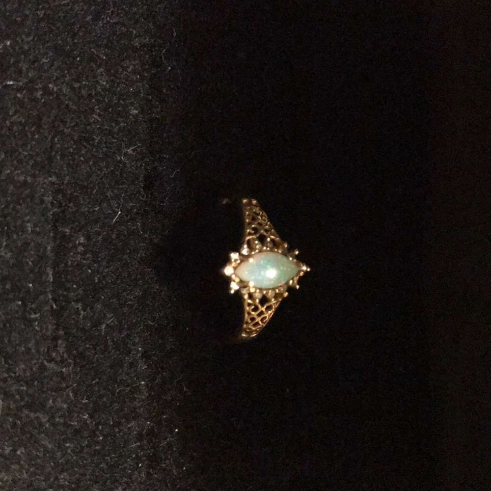 14kg OPAL/DIAMONDS RING